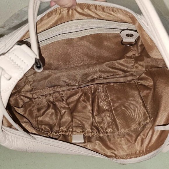 NEW Stone Mountain Cream 100% Leather Small Crescent Shoulder Bag Purse Top Zip - Picture 13 of 14